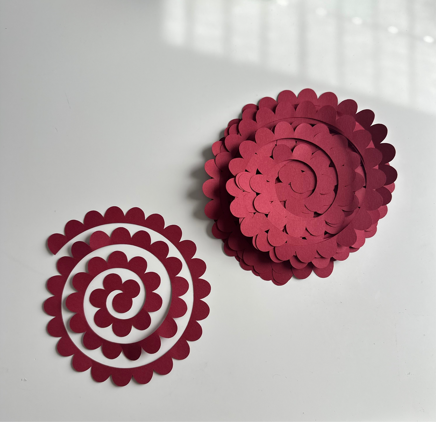 Rosenschablone Zuschnitte aus Tonpapier - rot