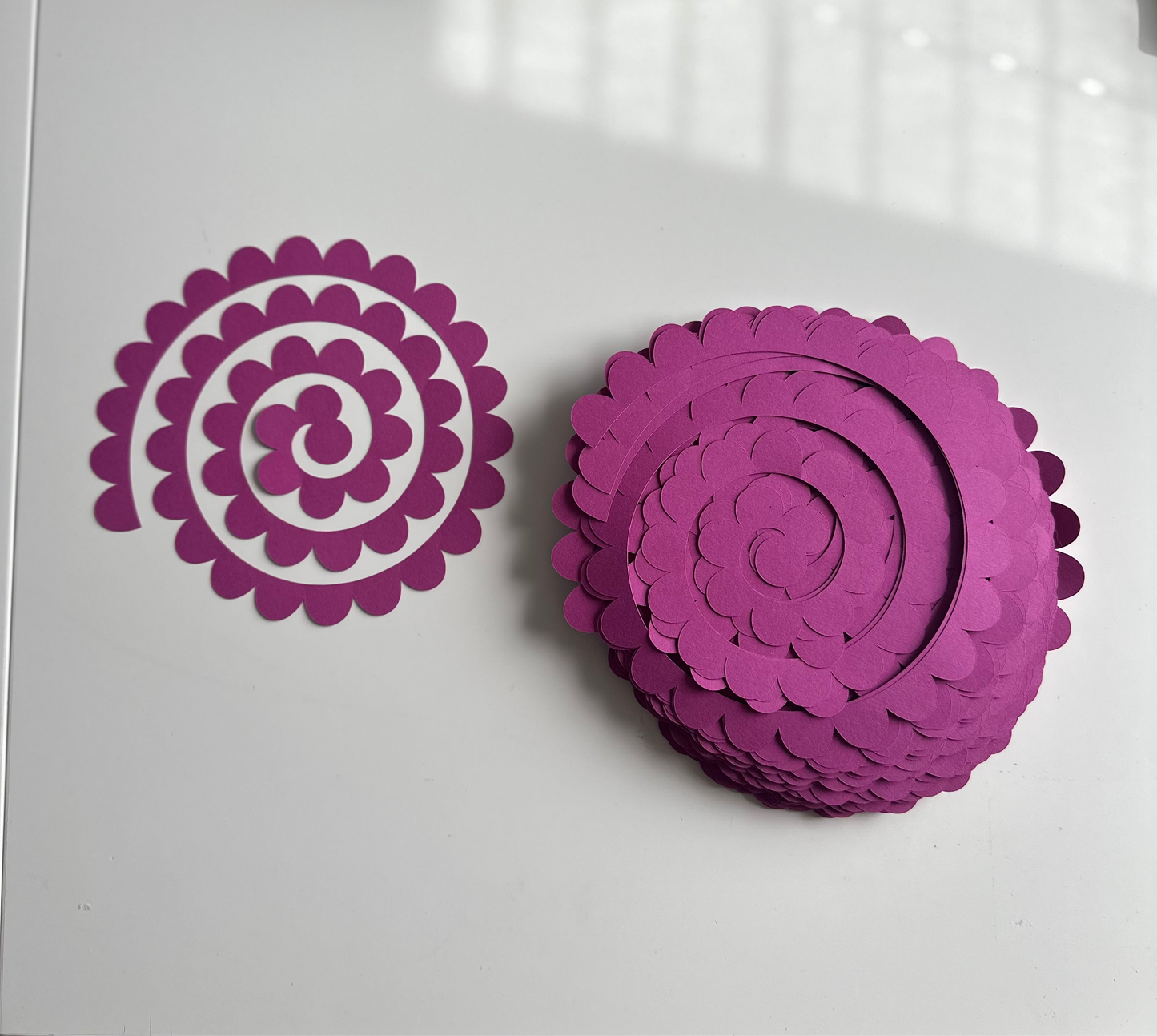 Rosenschablone Zuschnitte aus Tonpapier - magenta